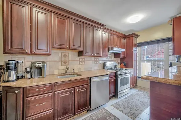 21-89 47th St, Astoria, NY 11105