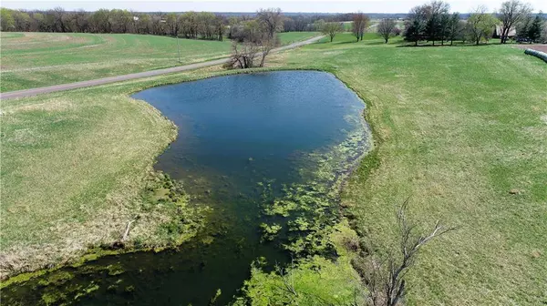 B HWY, Hamilton, MO 64644