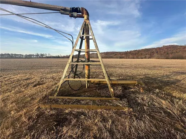 Beagle RD, Craig, MO 64437