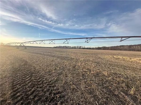 Beagle RD, Craig, MO 64437