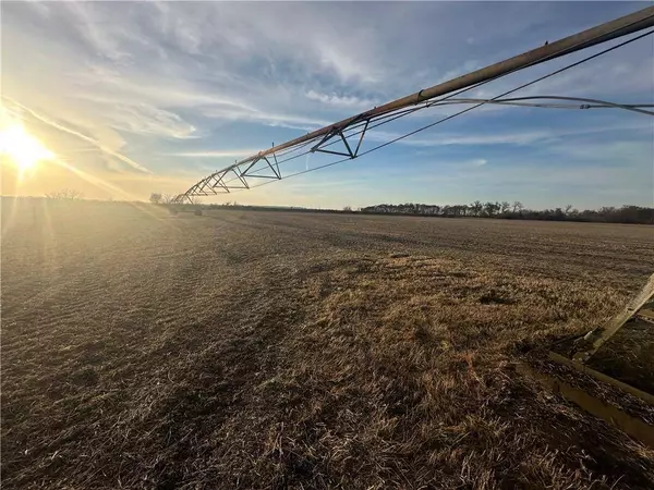 Beagle RD, Craig, MO 64437