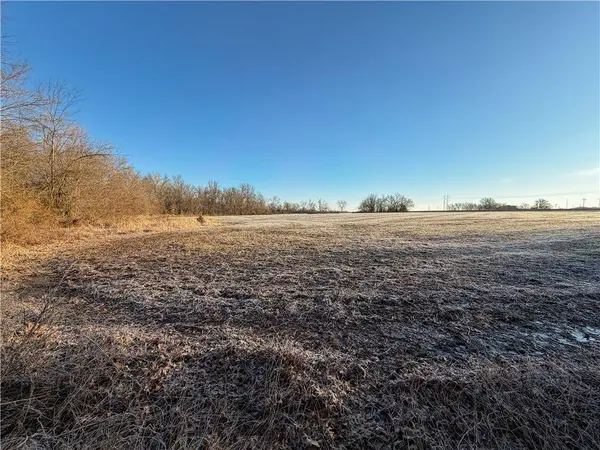 SW Outer RD, Harrisonville, MO 64701