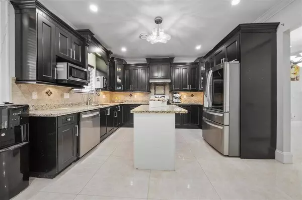 12852 60 AVE, Surrey, BC V3X 0B9