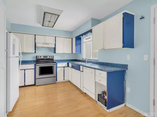 6214 129 ST, Surrey, BC V3X 1S6