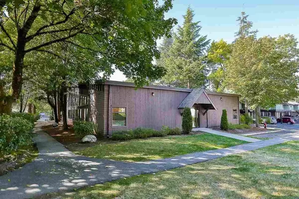 13977 74 AVE #103, Surrey, BC V3W 6G6