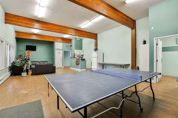 13977 74 AVE #103, Surrey, BC V3W 6G6