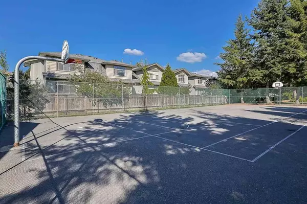 13977 74 AVE #103, Surrey, BC V3W 6G6