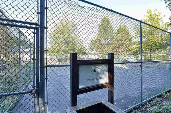 13977 74 AVE #103, Surrey, BC V3W 6G6