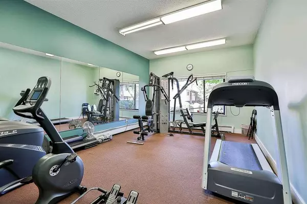 13977 74 AVE #103, Surrey, BC V3W 6G6