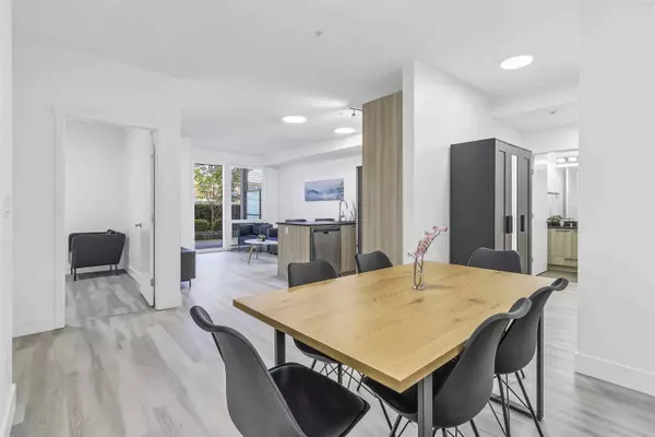 15628 104 AVE #101, Surrey, BC V4N 2J3