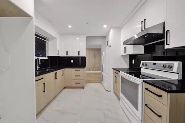 7085 140a ST, Surrey, BC V3W 5L4