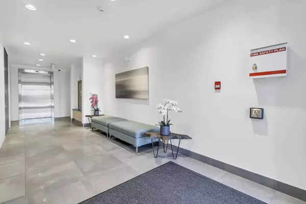 15628 104 AVE #101, Surrey, BC V4N 2J3