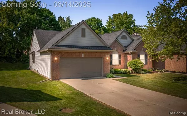 552 Snowfall Court, Genoa Twp, MI 48843