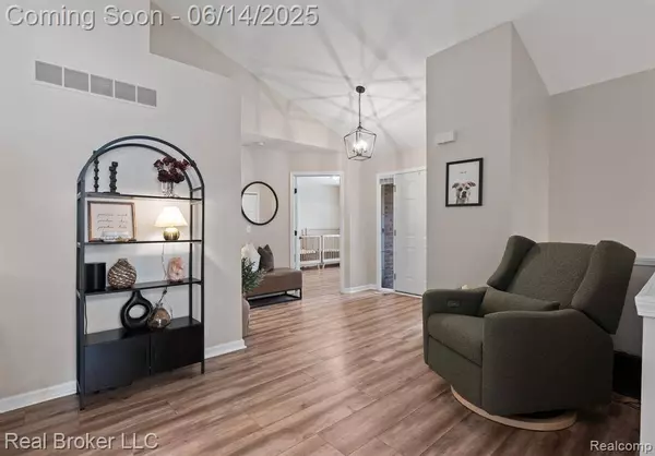 552 Snowfall Court, Genoa Twp, MI 48843