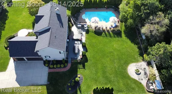 7235 Goldenrod Court, Green Oak Twp, MI 48116