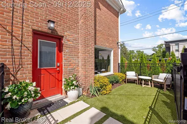 255 Southfield Road, Birmingham, MI 48009