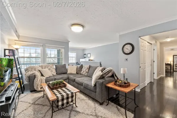 19266 Northridge DR, Northville, MI 48167