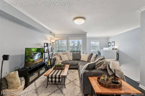 19266 Northridge DR, Northville, MI 48167