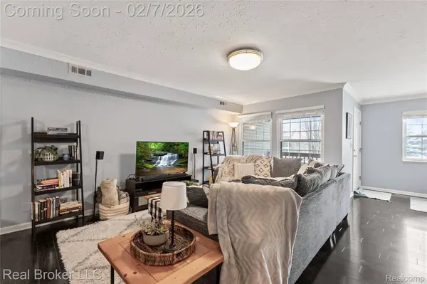 19266 Northridge DR, Northville, MI 48167