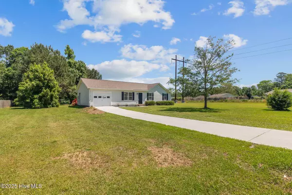 402 Blue Swan CT, Jacksonville, NC 28540