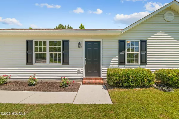 402 Blue Swan CT, Jacksonville, NC 28540