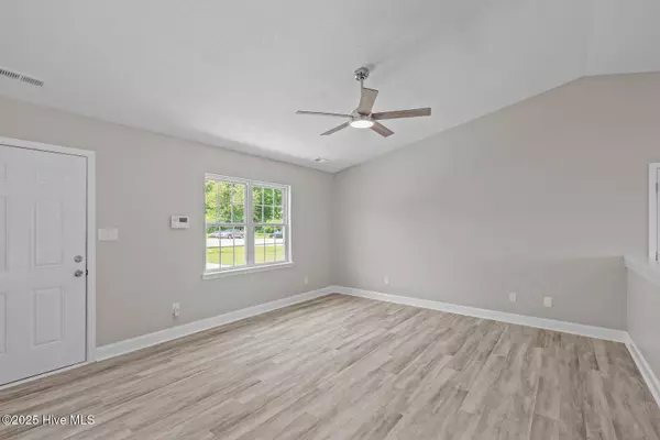 402 Blue Swan CT, Jacksonville, NC 28540