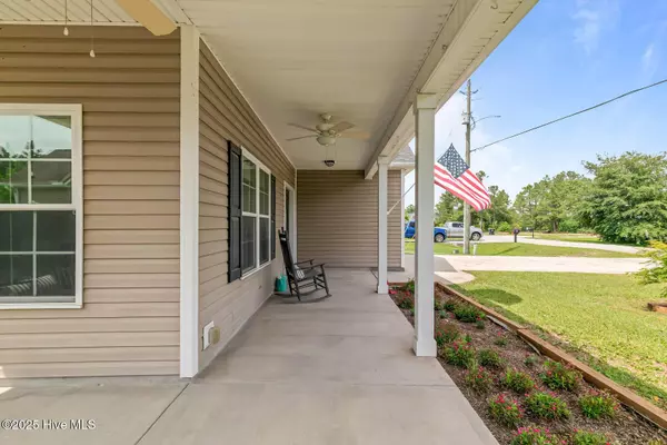 259 E Ivybridge DR, Hubert, NC 28539