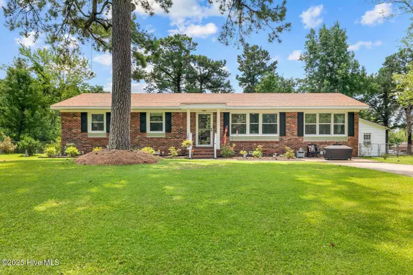 110 Vandergrift DR, Jacksonville, NC 28540