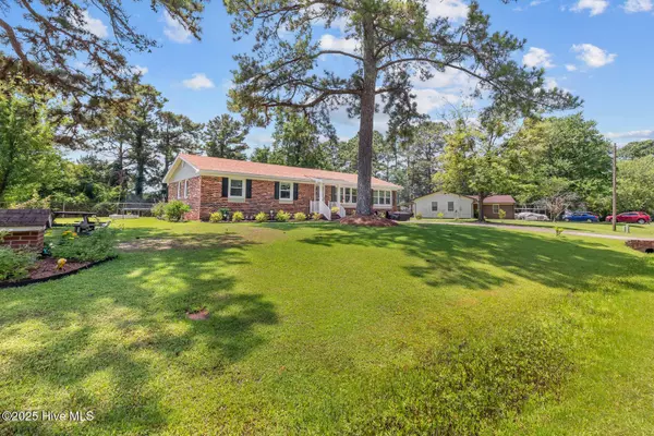 110 Vandergrift DR, Jacksonville, NC 28540