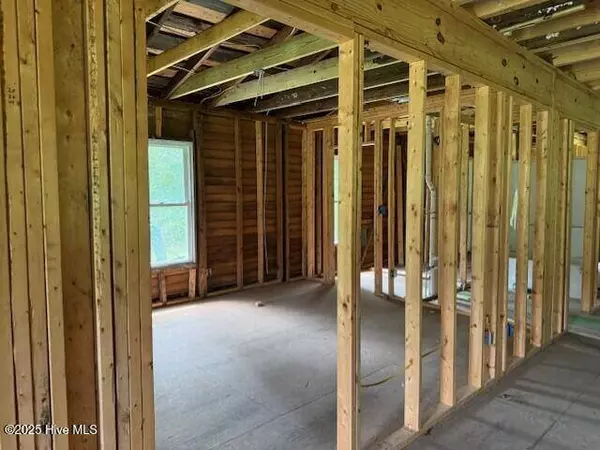 9400 Us Highway 17, Pollocksville, NC 28573