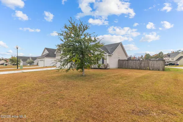 515 New Hanover TRL, Jacksonville, NC 28546