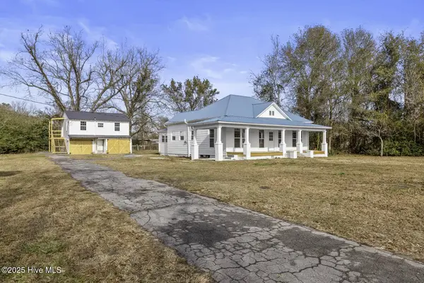 2880 Catherine Lake RD, Richlands, NC 28574