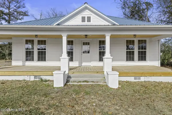 2880 Catherine Lake RD, Richlands, NC 28574