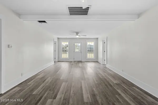 2880 Catherine Lake RD, Richlands, NC 28574