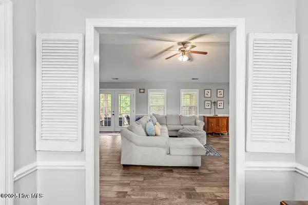 912 Morganser DR, Swansboro, NC 28584