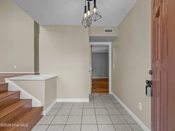 2200 Colony PLZ, Jacksonville, NC 28546