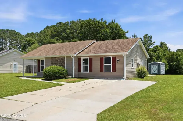 104 Hearthstone CT, Jacksonville, NC 28546