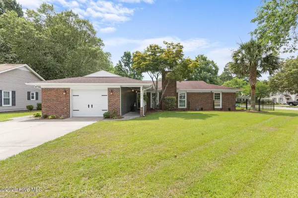 1000 Foscue DR, Jacksonville, NC 28540