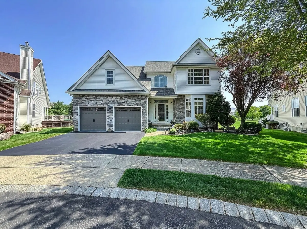 16 Tryall Blvd, Monroe Twp, NJ 08831-5142