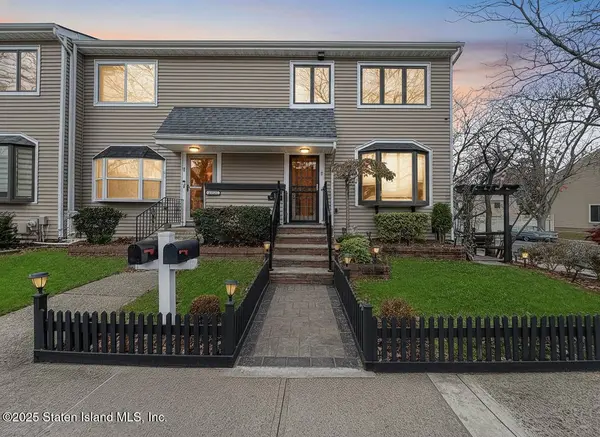 5 Wirt AVE, Staten Island, NY 10309