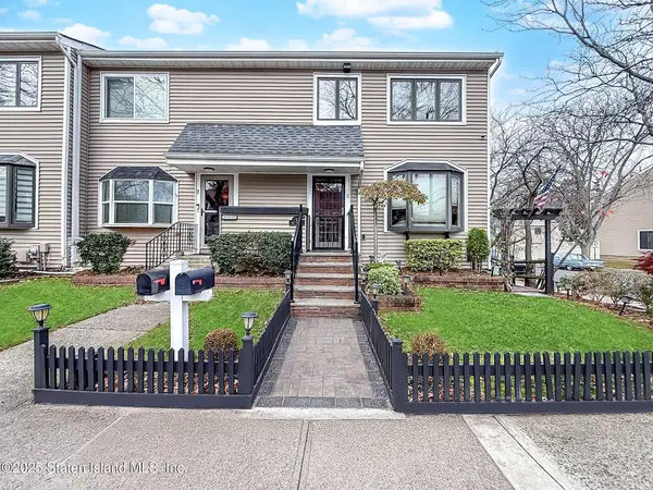 5 Wirt AVE, Staten Island, NY 10309