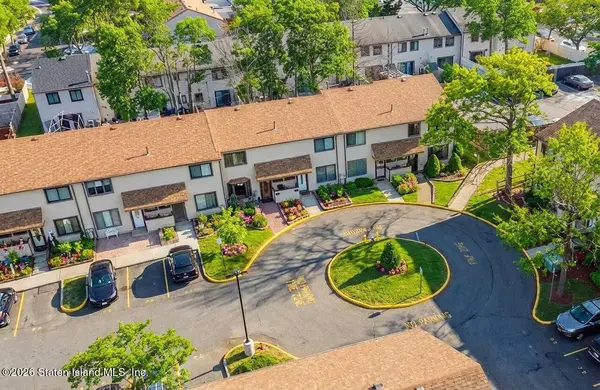 104 Bower CT, Staten Island, NY 10309