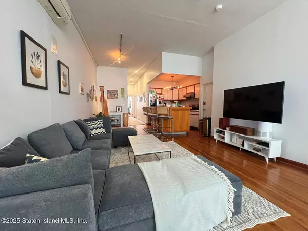 123-125 W 20 ST, New York, NY 10011