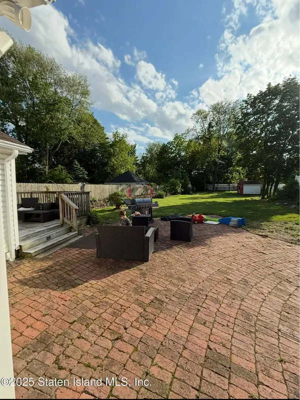146 Bentley ST, Staten Island, NY 10307