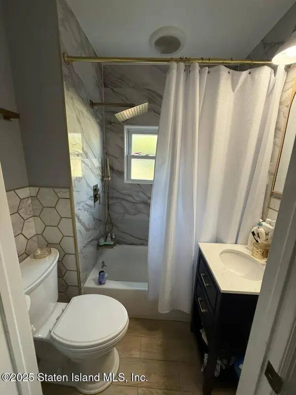 146 Bentley ST, Staten Island, NY 10307