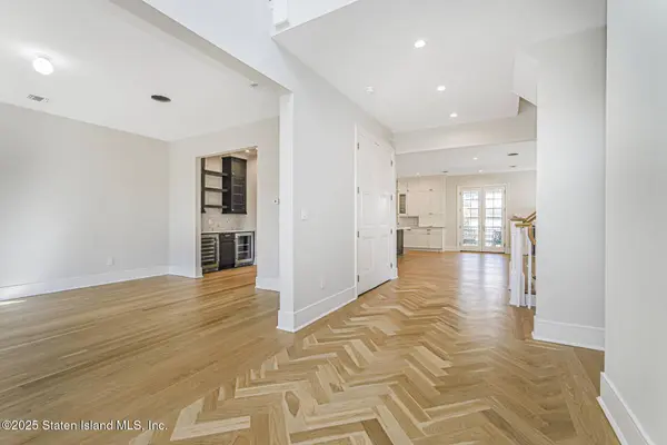 859 Lamont AVE, Staten Island, NY 10309