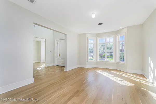 859 Lamont AVE, Staten Island, NY 10309