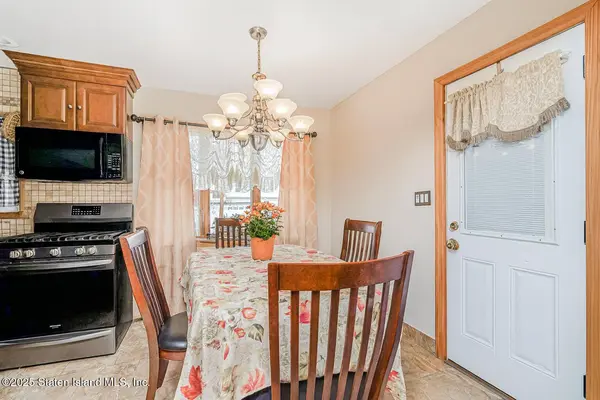 131 Lander AVE, Staten Island, NY 10314