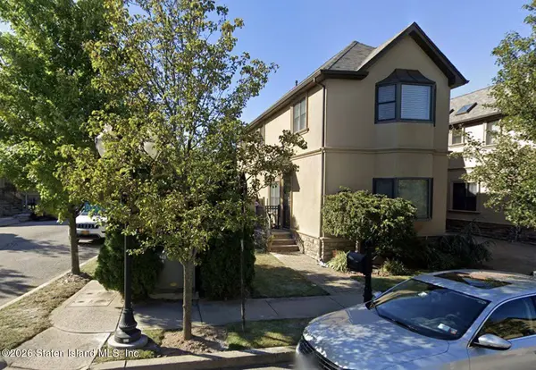 53 Dockside LN, Staten Island, NY 10308