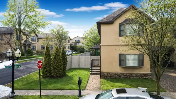 53 Dockside LN, Staten Island, NY 10308